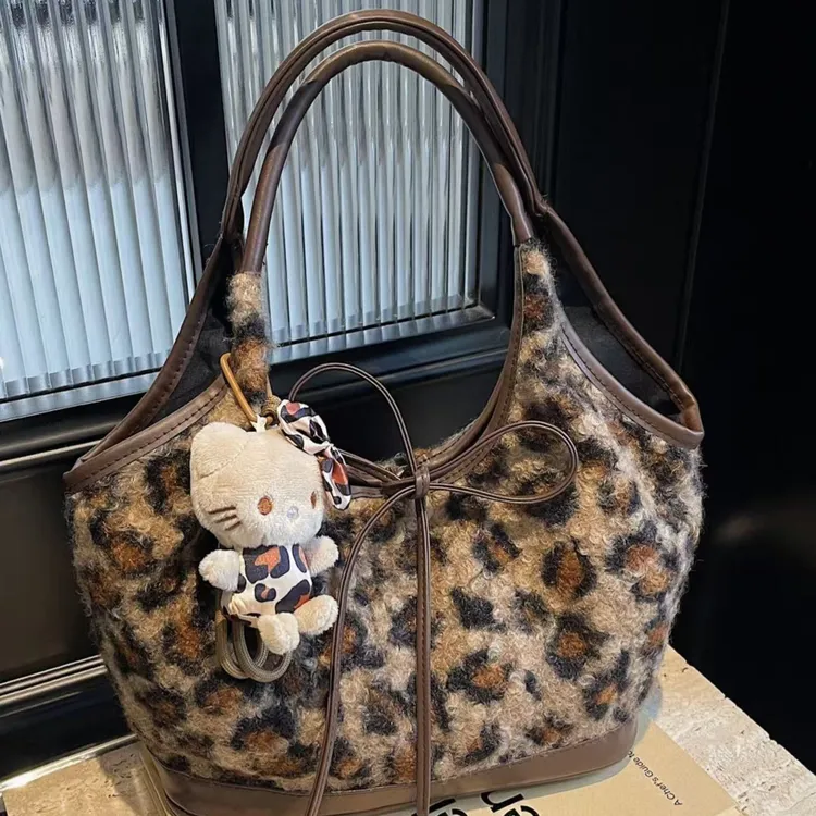 韩版复古毛绒豹纹托特包包大容量蝴蝶通勤手提单肩腋下YY4