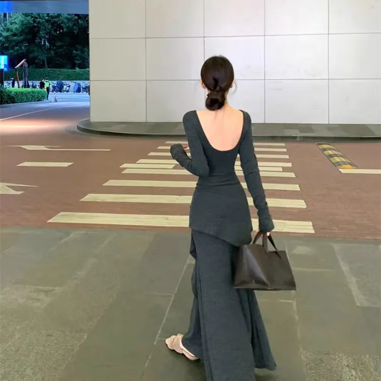 气质优雅时髦长袖设计感纯欲风辣妹V领显瘦修身T恤连衣裙搭配披肩