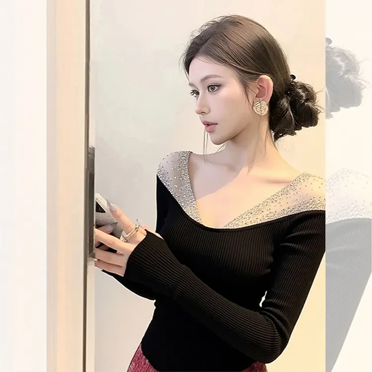 独特漂亮网纱内搭小衫黑色v领露肩针织衫女装秋冬洋气高贵上衣服