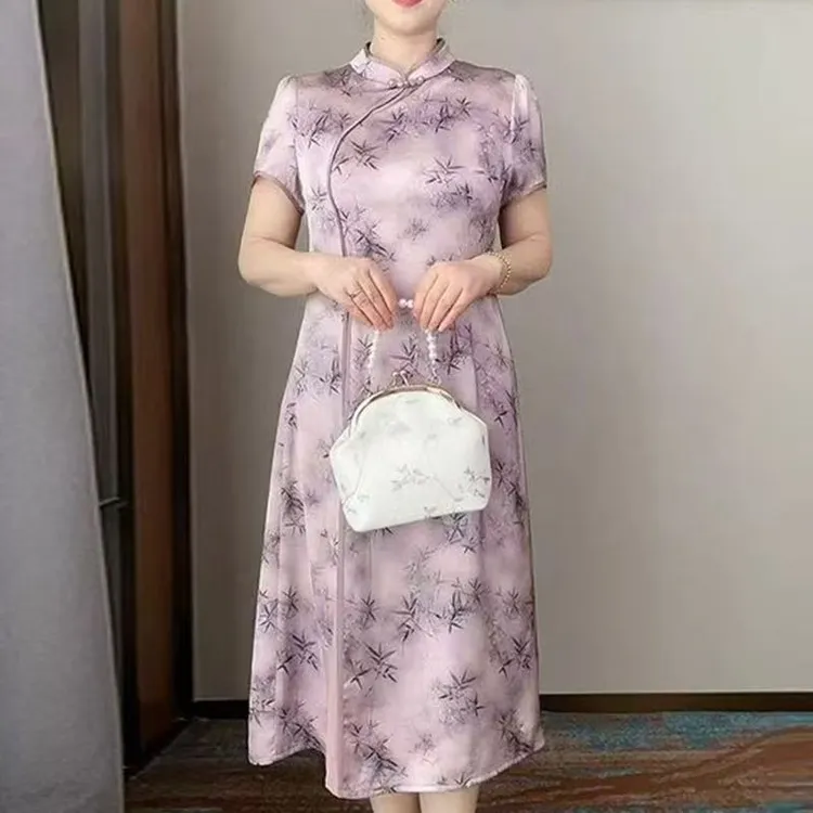 端庄大气妈妈连衣裙夏季短袖2025新款中老年人洋气质宽松女士裙子