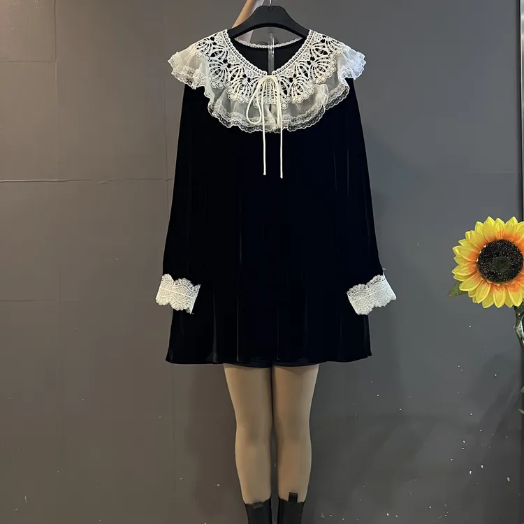 新款时尚蕾丝拼接荷叶领遮肚显瘦丝绒连衣裙