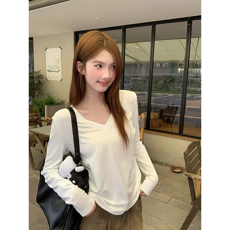 纯色正肩长袖t恤女2025春秋季新款设计V领薄款打底衫简约百搭上衣