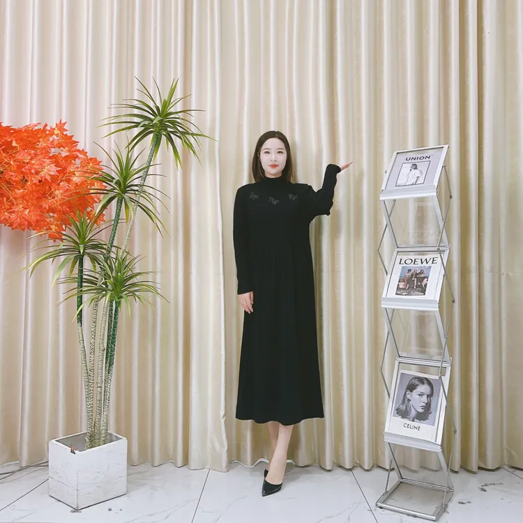 A255黑色蝴蝶设计款气质秋冬轻奢针织连衣裙时尚复古