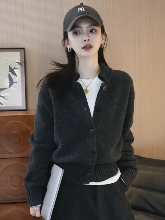 老钱风简约气质羊毛针织开衫女2025秋冬设计感高级深灰色软糯毛衣