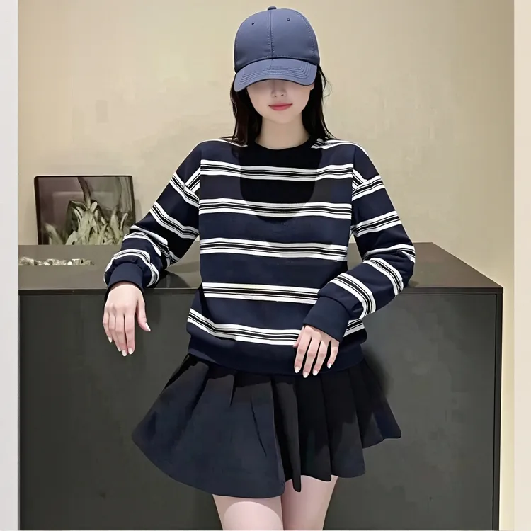 大码慵懒风条纹撞色圆领卫衣女装秋季胖MM遮肉显瘦设计感短款上衣