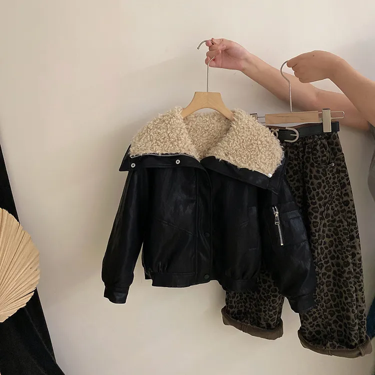 【安安家】2025百搭洋气时尚韩版女童冬季新款纯色毛绒皮外套R25613