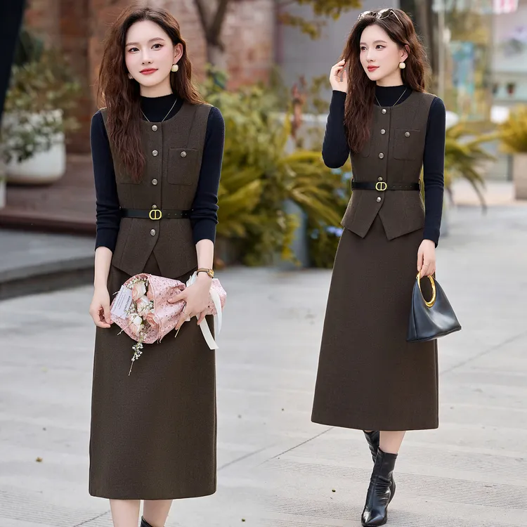 2025年冬季新款针织打底衫气质修身毛呢背心连衣裙两件套套装