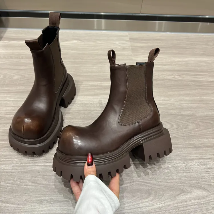 欧货复古棕色烟筒靴女2025英伦风厚底增高马丁靴小众百搭短靴子潮