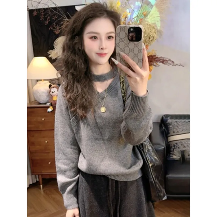 【阳光牛仔】“万搭心机”挂脖心机设计感绵羊毛针织衫毛衣女V领上衣