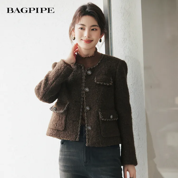 风笛2025冬季新款撞色设计感小香风圆领外套秋冬女装正肩显瘦上衣