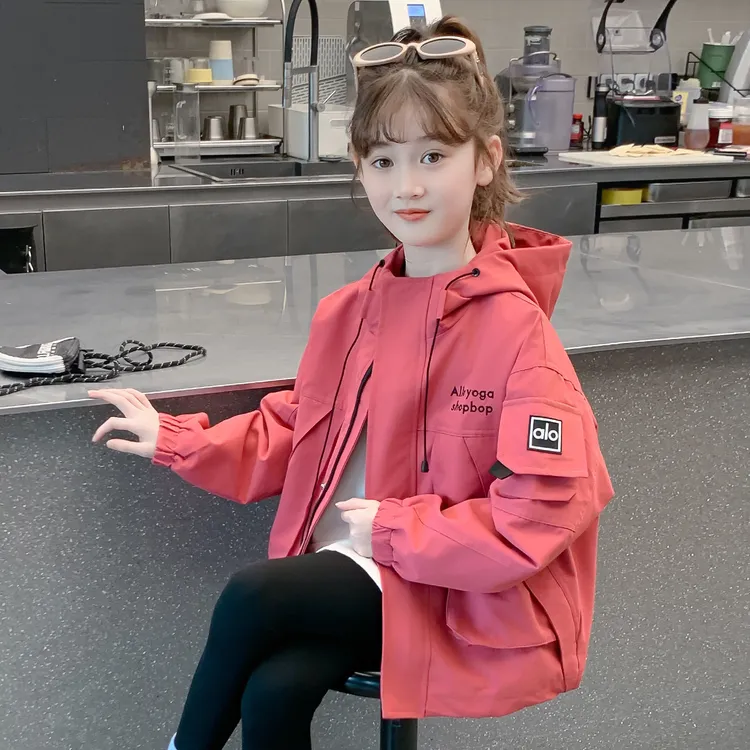 女童外套2025新款秋装儿童洋气时髦连帽休闲冲锋衣夹克春秋款女孩