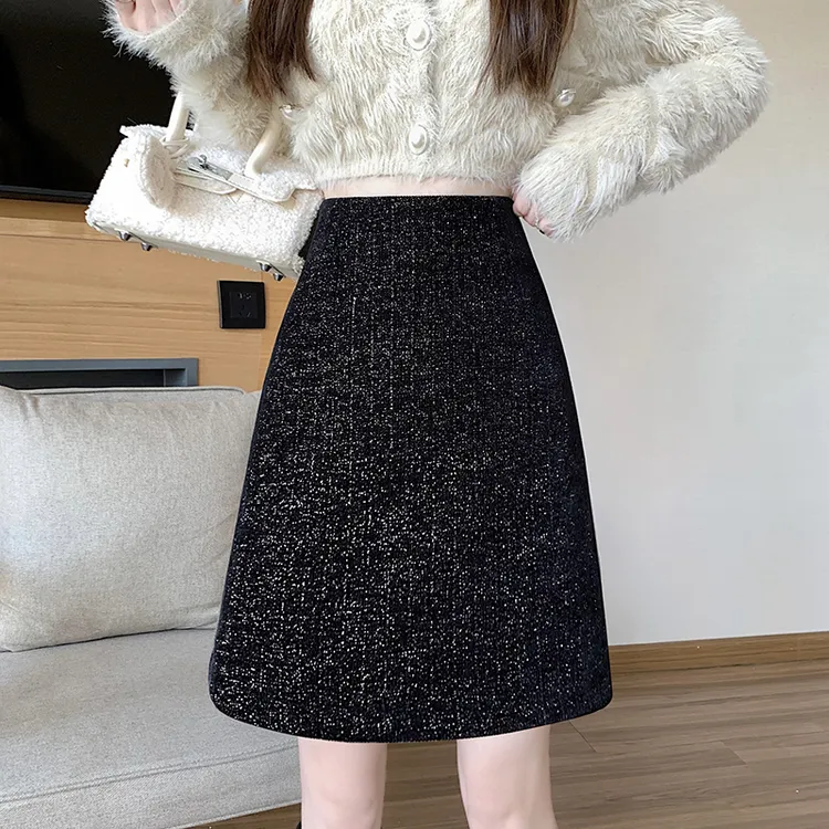 亮丝半身裙中裙女2024秋冬新款高腰显瘦复古大码黑色A字包臀短裙