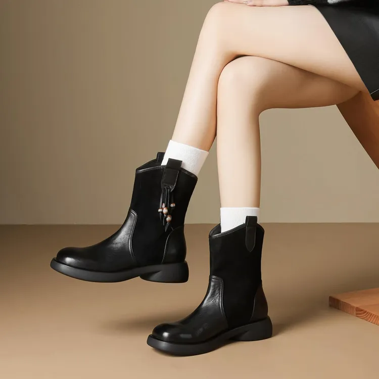 2025秋冬新款新款英伦风圆头超火短靴女棕色串珠流苏复古马丁靴子