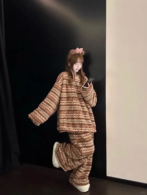 复古费尔岛条纹毛绒绒睡衣女秋冬季新款加厚保暖可外穿家居服套装