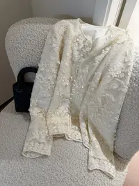 miss muzi “月光千金”重工包扣全棉立体绣花法式气质闪片蕾丝衬衫