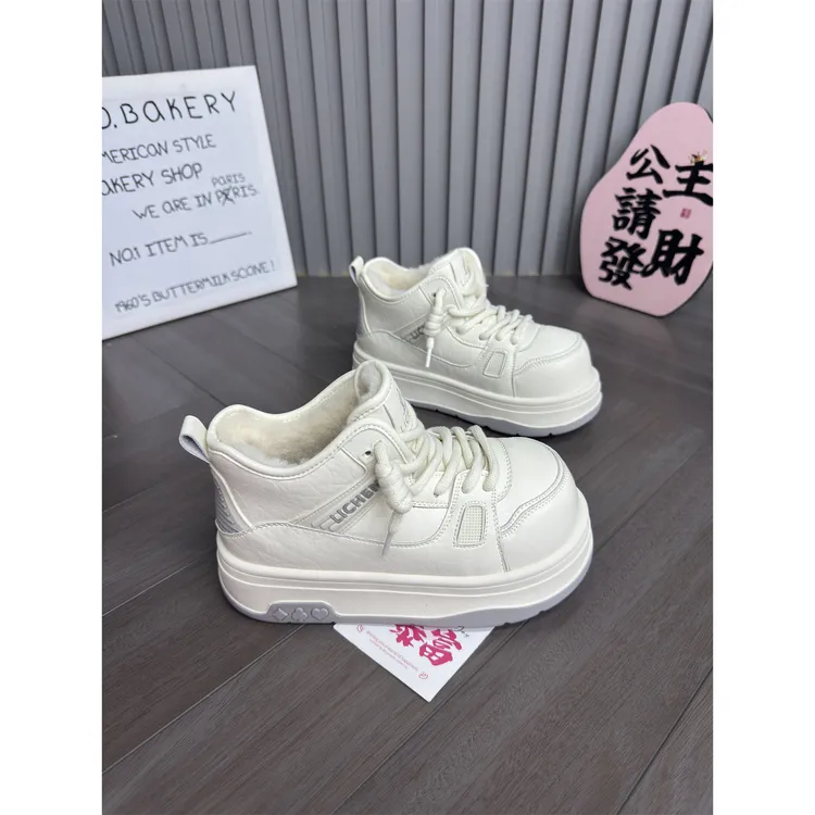 欧货小胖丁厚底雪地靴女2025冬季新款卡皮巴拉保暖短靴加绒棉鞋潮