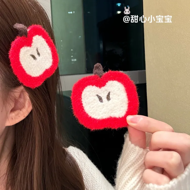 可爱毛绒苹果魔术贴秋冬新款创意卡通水果魔术贴发饰