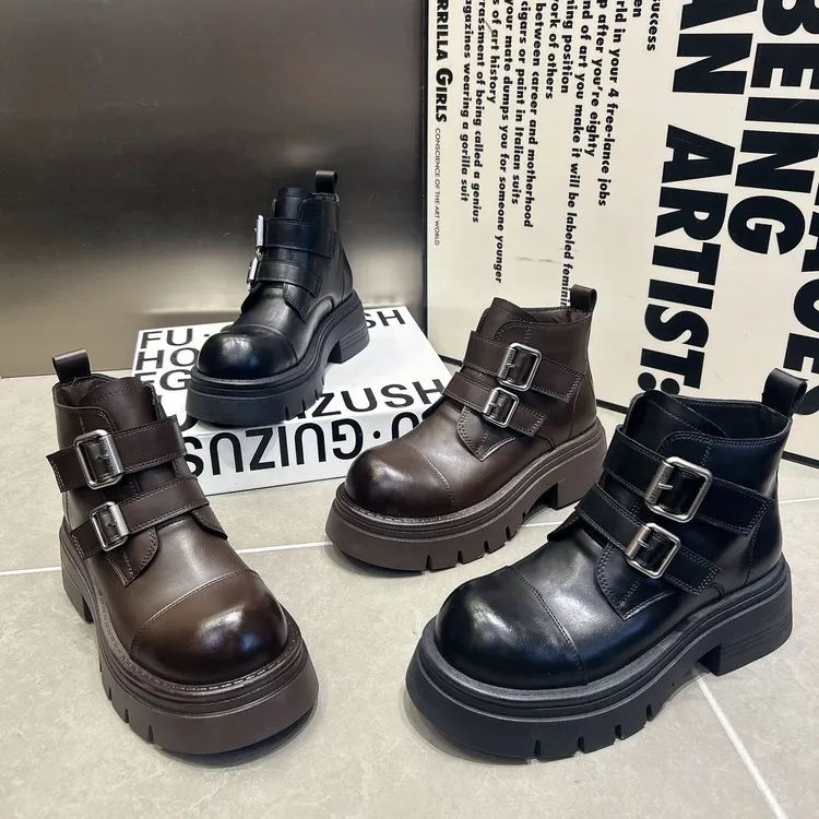 广州欧货【黑暗】早春新款7cm真皮韩版中筒英伦圆头轻奢马丁靴