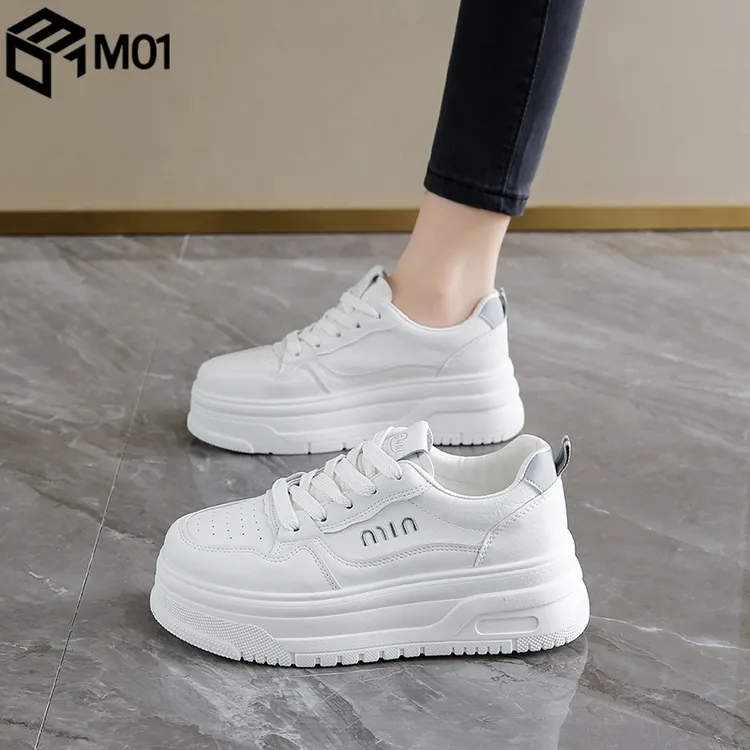 M01小白鞋女2025新款小个子厚底增高百搭运动板鞋皮面防水休闲鞋