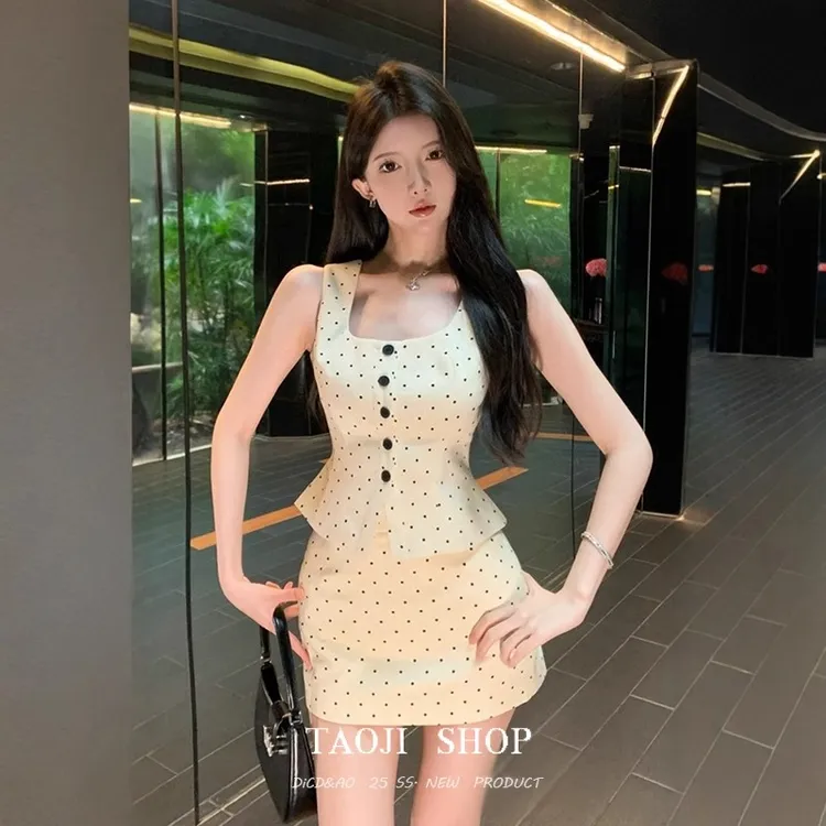 法式高级感收腰波点背心上衣半身裙两件套女夏季甜辣小香风套装裙