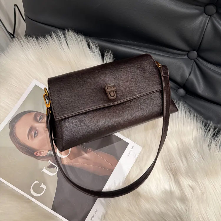 美拉德咖色系高级感复古做旧包包斜挎包秋冬季潮流小包包单肩肩包