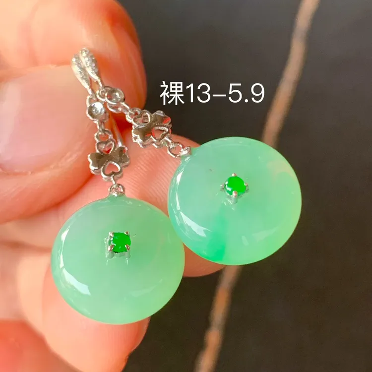 冰绿平安扣天然翡翠耳坠
