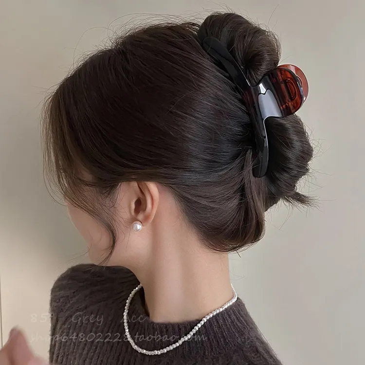 2024新款气质简约法式大号抓夹发夹高级感百搭鲨鱼夹PC材质踩不坏