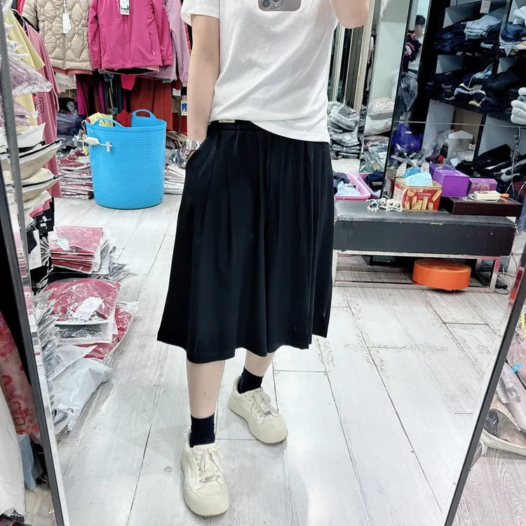 超显瘦百搭休闲松紧腰6分超大版裤裙8625欧美