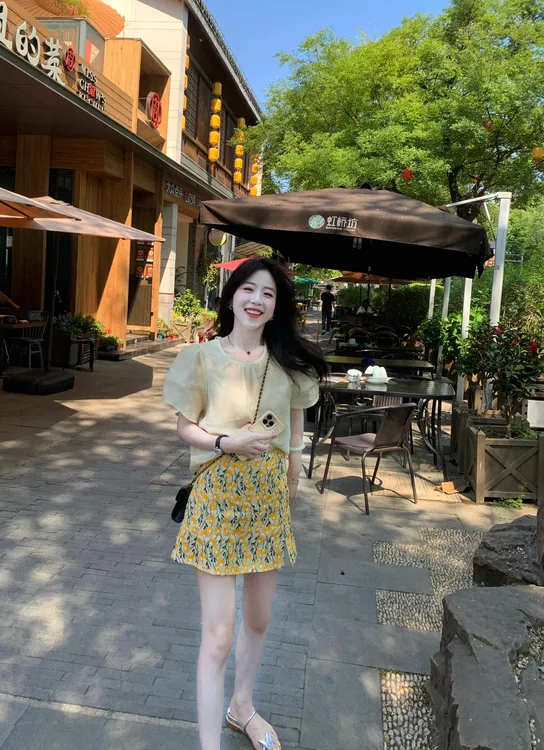 2025夏季新款小众度假慵懒风防晒小衫百搭碎花小短裙显瘦套装