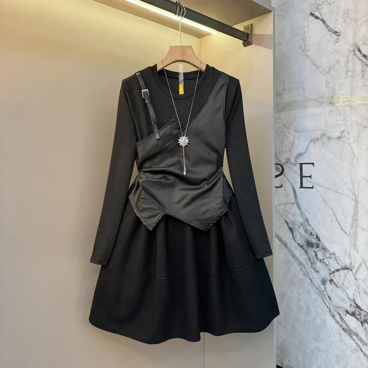 2025胖mm时尚欧货皮衣拼接气质设计感假两件胖mm显瘦连衣裙2813