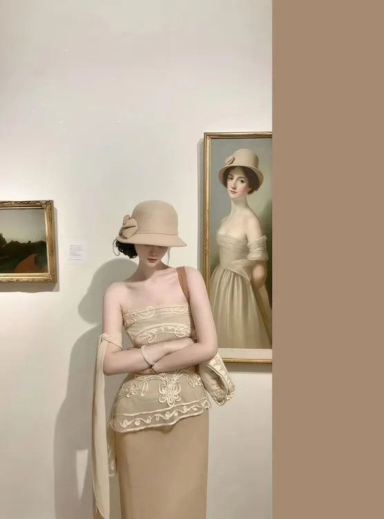 法式设计感修身一字肩抹胸上衣女2025早秋高腰显瘦半身裙两件套装