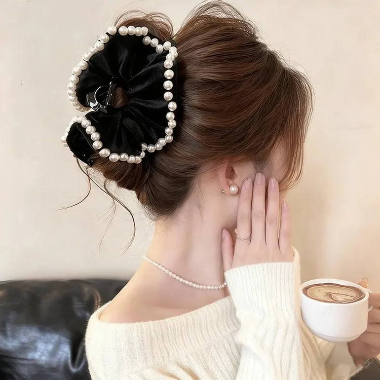 法式丝绒珍珠韩系抓夹女高级感发夹后脑勺秋冬优雅气质黑色鲨鱼夹