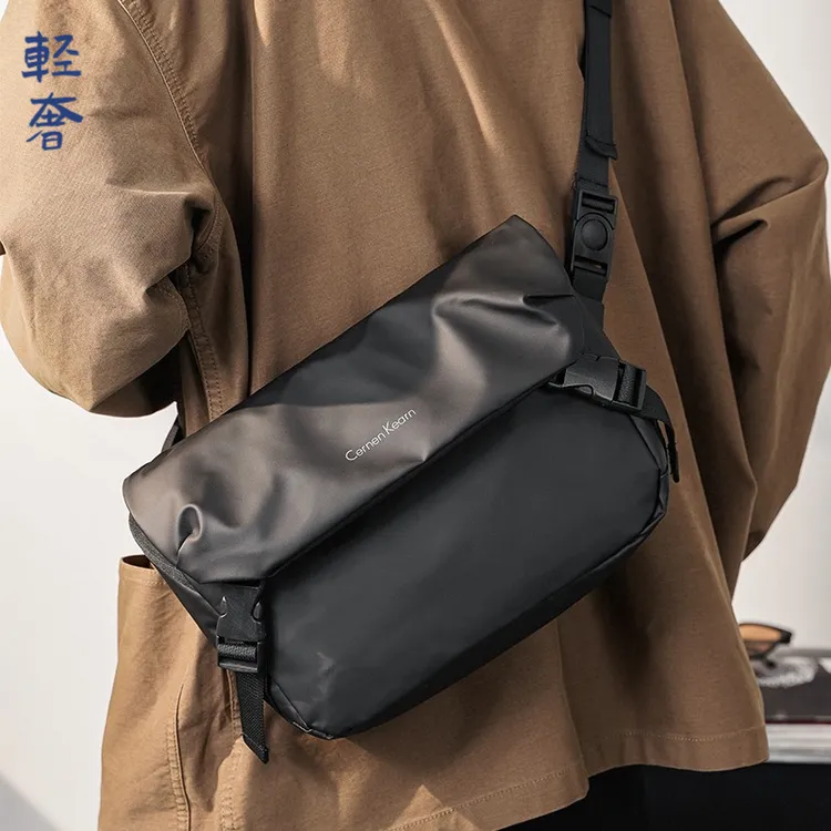 轻奢新款潮牌男士牛津布休闲尼龙帆布斜挎背包日系潮流小方包潮