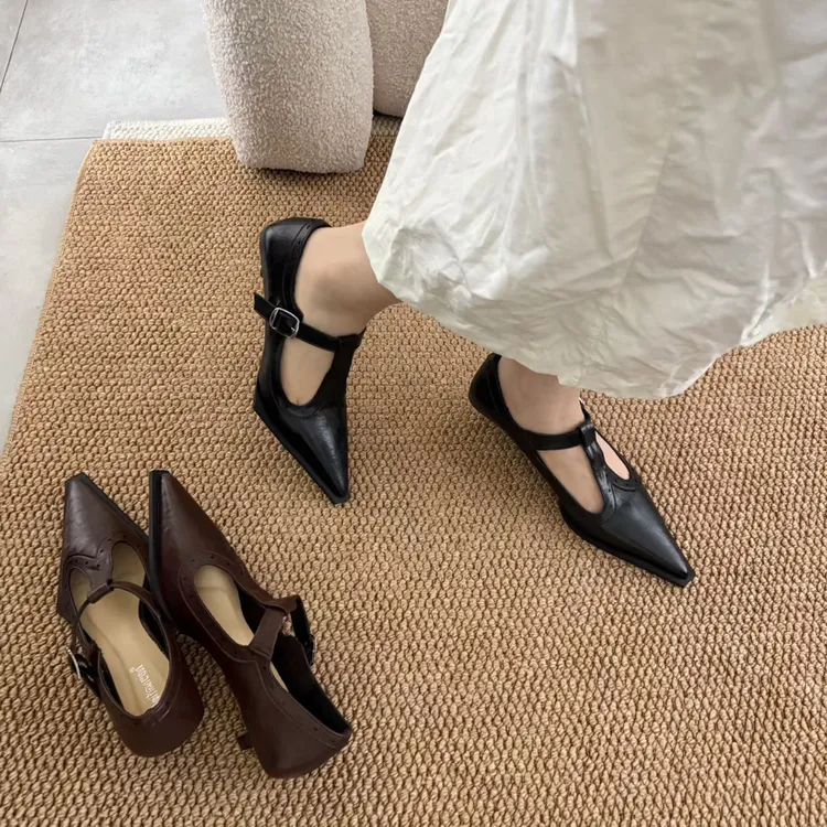 小众法式复古气质丁字扣带尖头细跟低跟玛丽珍单鞋春季新款跟鞋  