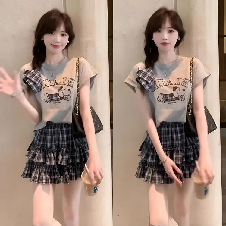 夏季减龄穿搭一整套腊肠小狗t恤搭配格子半身短裙两件套装女夏季