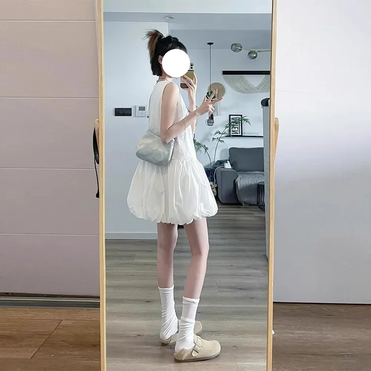 白色法式连衣裙2025夏季新款赫本风小白裙女短款收腰小个子花苞裙