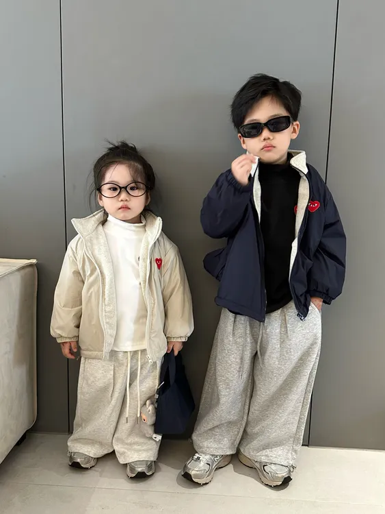 2025秋冬新品儿童加绒加厚日系领爱心立抽绳拉链外套潮