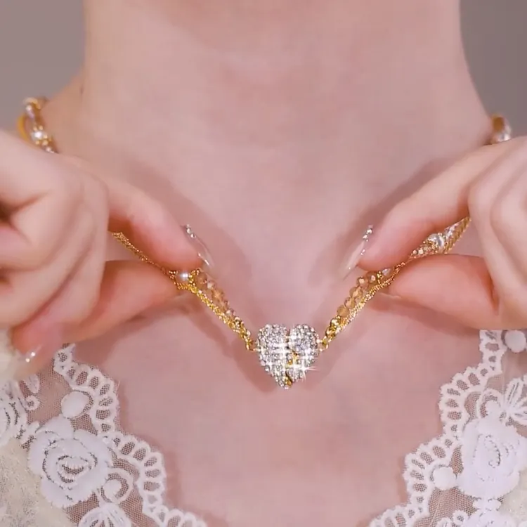 钛钢合成锆石项链 【心心相印】吸磁爱心锁骨项链时尚气质女