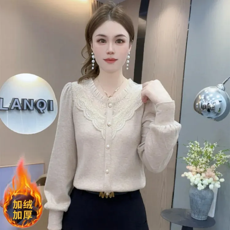 时尚蕾丝拼接打底衫女秋冬新款洋气显瘦百搭圆领上衣减龄百搭小衫