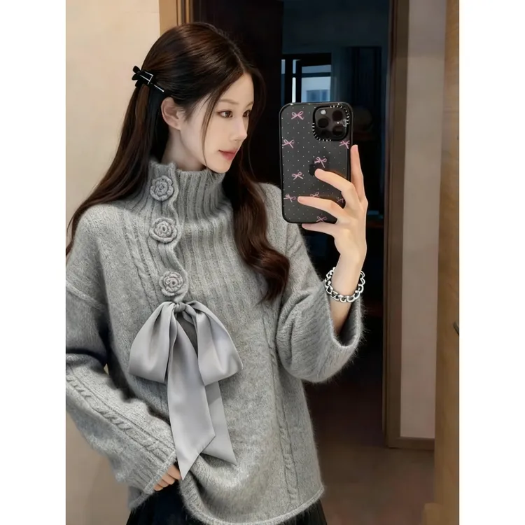 灰色蝴蝶结立领毛衣女款2025新款秋冬立体花朵气质长袖针织衫上衣