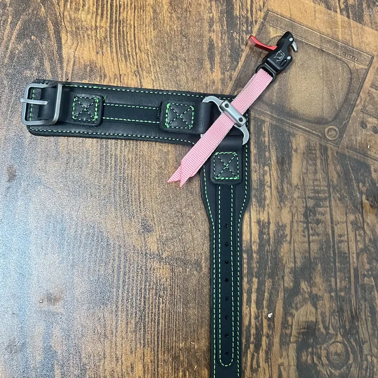 毒牙碗带式撒放器