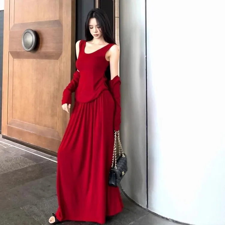 法式红色淑女针织套装秋季慵懒温柔风开衫外套背心半身裙三件套