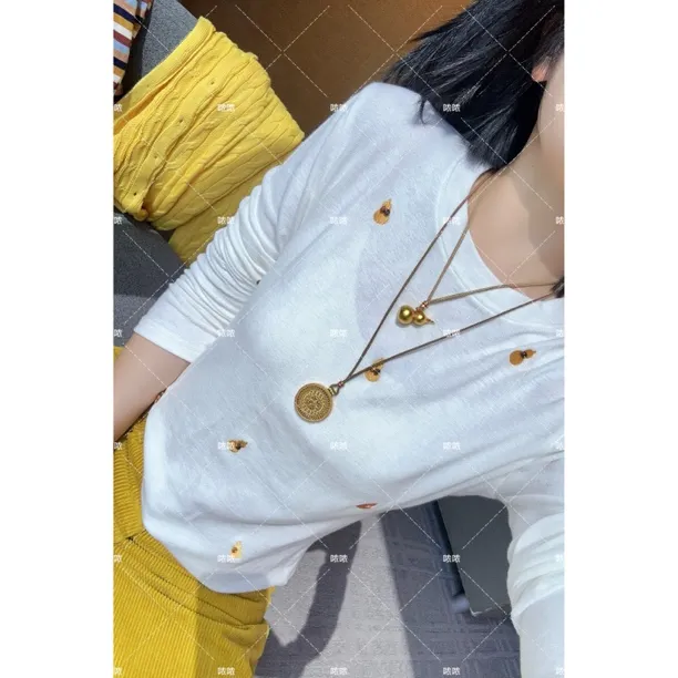 哝NONG【葫芦打底】-2025秋冬新款葫芦刺绣打底圆领百搭上衣0892020