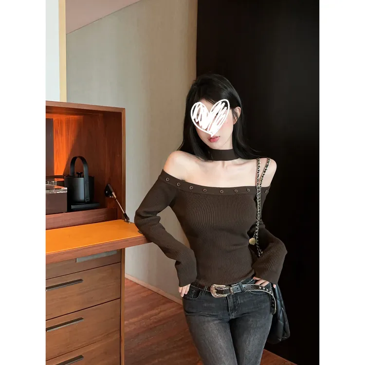 一字肩针织挂脖上衣新款设计感辣妹打底衫单排扣长袖T恤女F01237