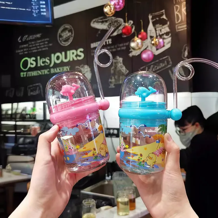 鲸鱼喷水水杯会喷水杯子小学生宝宝可爱喷泉杯防摔幼儿园塑料杯子