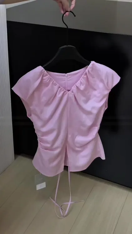 夏季新款纯欲慵懒风女装法式掐腰显瘦上衣v领设计感别致粉色衬衫