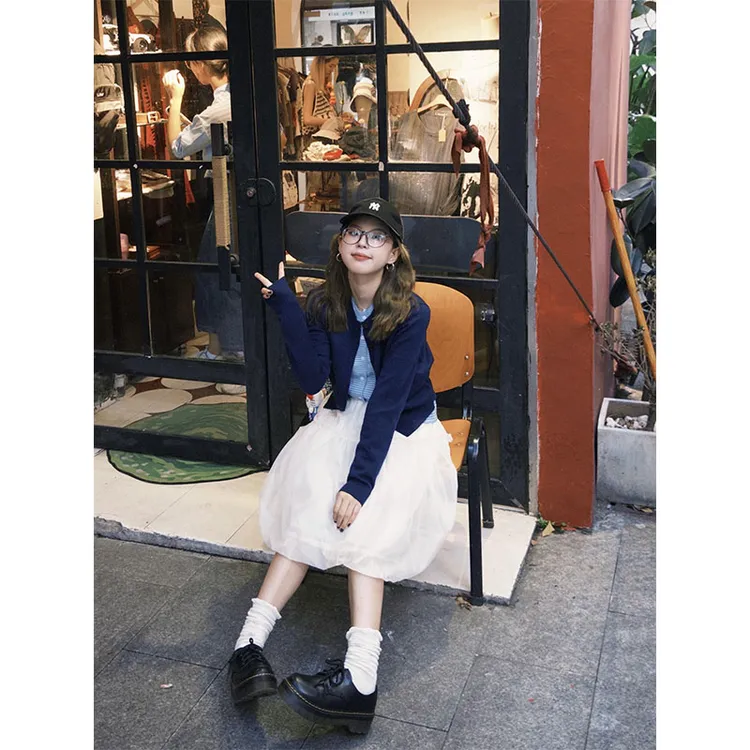 韩系藏蓝色圆领条纹拼接针织衫女2025秋休闲修身显瘦花苞半身裙