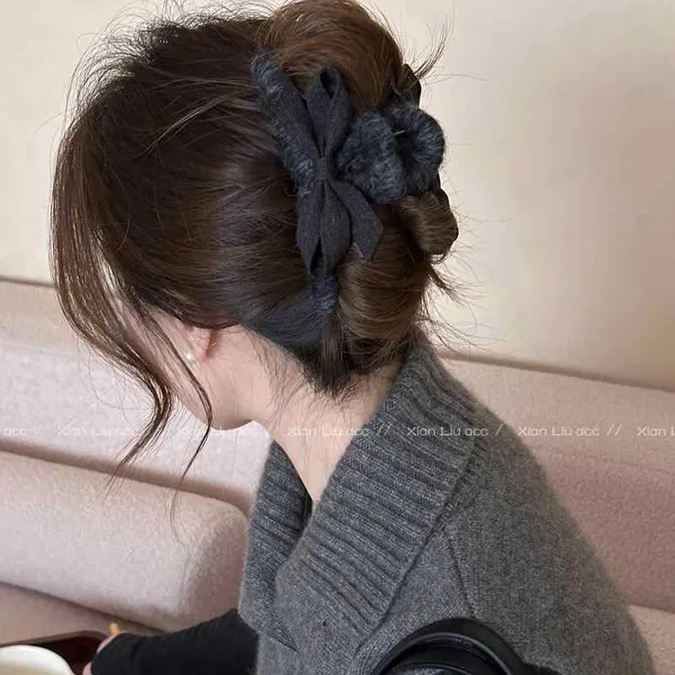 秋冬蝴蝶结羊毛绒发抓夹女高级感2025新款鲨鱼夹秋冬款后脑勺发夹