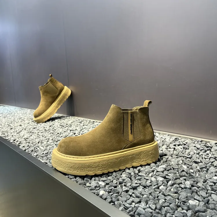 2025广州秋冬新款加绒反毛皮套脚软底超轻舒适青春百搭高帮男潮鞋