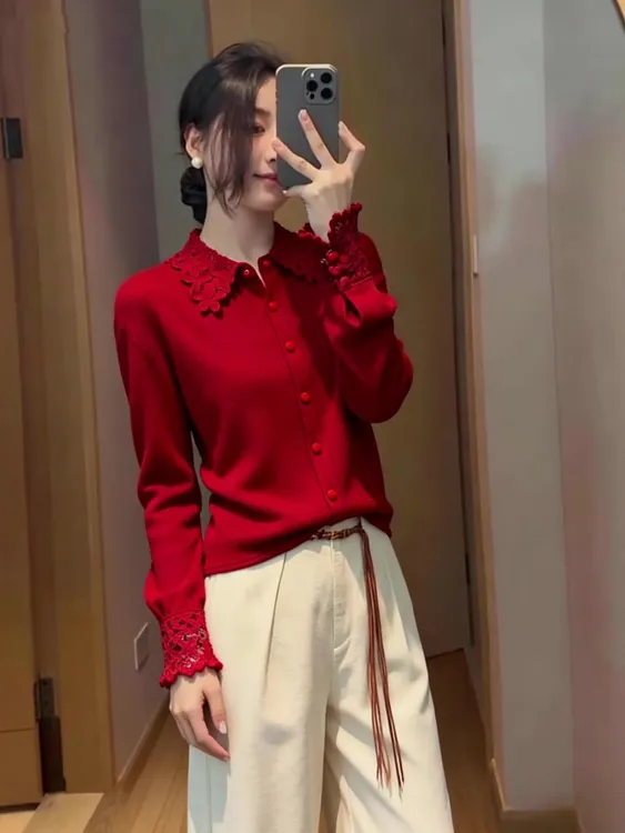 法式气质轻奢风长袖红色针织上衣女2025冬季新款显瘦单排扣打底衫